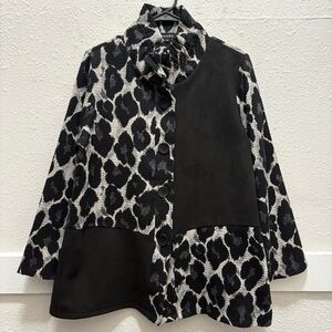 DAMEE Black Leopard Print Collared Light Jacket Size Small